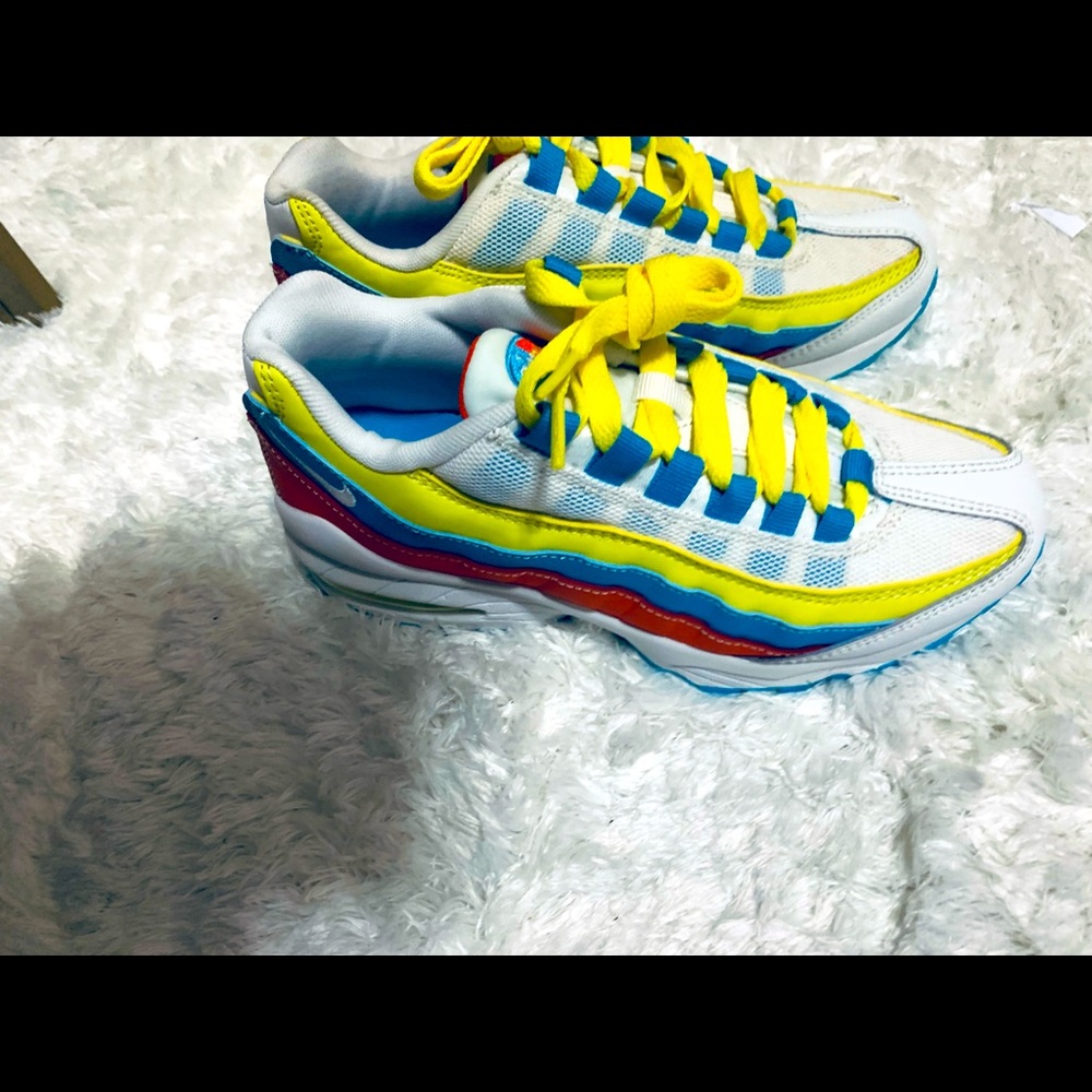 Nike Air Max 95s size 5 boys 6.5 women’s.